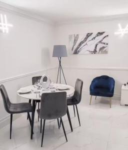 Homely 2 Bedroom Apartment in Canary Wharf