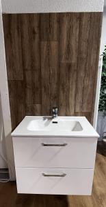 Apartment Pottery - Park view