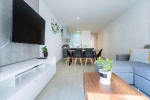 Barranco-Miraflores 2BR OceanView Modern Apt up to 6 guests!