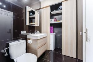 Elegant Beachfront Studio with Balcony & Ocean View in Playa Paraíso