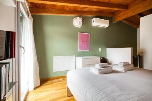 Wonderful loft with two baths and a small balcony