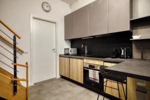 Just Urban Stays - Loft di Design con 2 Bagni e Balcone - Duomo 9 min