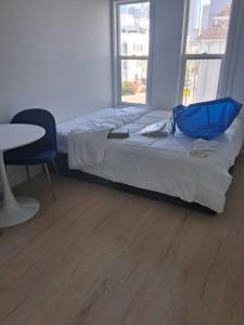 Cozy Downtown LA Studio Apartment