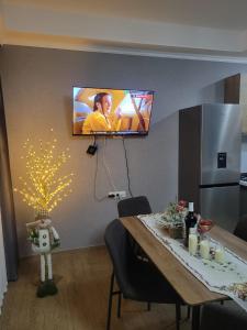 Tatulis house white bridge