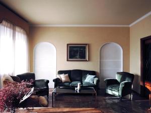 spacious and very bright apartment with view