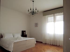 spacious and very bright apartment with view