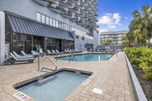 Winter Deals! Your Dream Chic Oceanview Suite BW414