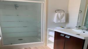 Alojamiento con piscina, cercano a la playa y barbacoa ideal para familias