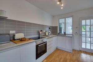 2 Bed in Llanmadoc oc-hh2110
