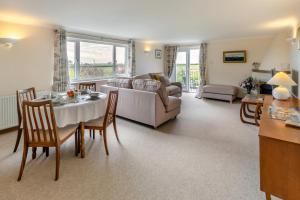 2 Bed in Padstow oc-p00486