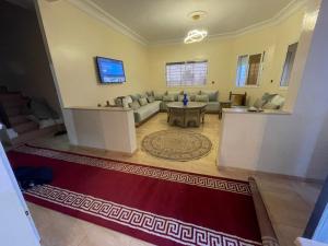 Large Villa Pool And Garden on 5200 m