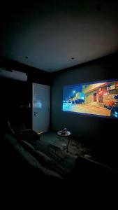 شقة سينمائية فاخرة