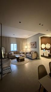 شقة سينمائية فاخرة