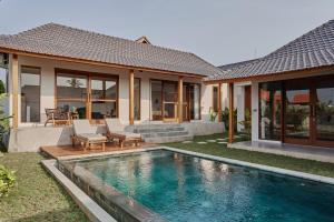 New 2BR Private Pool Villa Near Seseh Beach Canggu