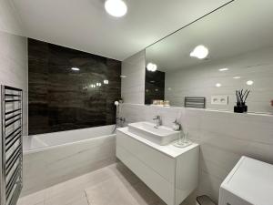 SkySuite 24 - Eurovea Tower