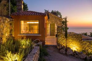 Kriari forest & sea view luxury cottage