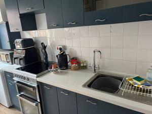 Granby House Holiday Apartments, Apartment 2, In the Old Town, Free On Street Parking included