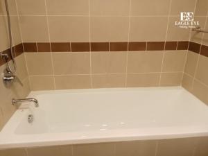 2BR Downtown Dubai - Near Burj Khalifa - Private Podium Seating - Sleeps 4