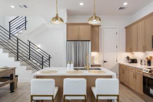 City Lights & Movie Nights near Downtown & NRG Stadium