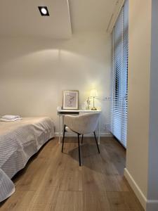 Old Town Apt with AC & Parking, 5 min Main Sq & Kazimierz