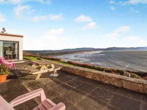 3 Bed in Inch oc-i304