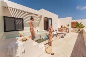 Sleek Penthouse Escape with Rooftop Pool