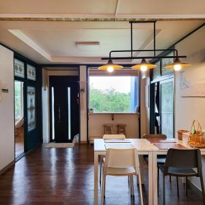 100 pyeong stone wall garden stay with the atmosphere of Jeju, Totos sea