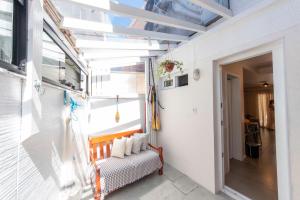 Casa geminada c churrasqueira na Armação FA4503