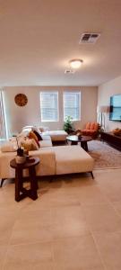 "Explore Disney, Universal & More! Cozy Auburndale Home for Your Florida Adventure!"