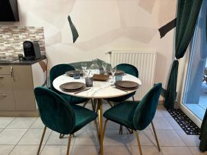 Emerald Chic - Terrace Fiber & Parking - 4 Guests