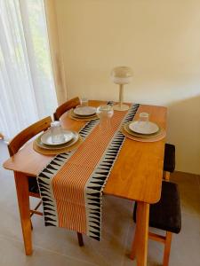 Casa Celesta - New 2BR Villa with Full Kitchen, 55" Smart TV, Working Desk, Hammock & Garden Seating