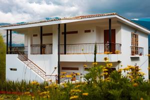 El Solaz Suites By Honnor Living