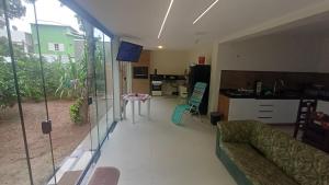 Casa de praia em Itaúna, Saquarema, Pertinho do mar 150 m da areia com 3 quartos e ar condicionado