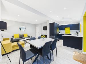 Refurbished 4-Bed, Open-Plan Living, Sleeps 10