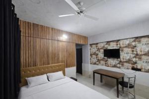 Luxurious Fully Ac 2bhk apartment