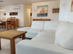 Apartment Erdgeschoss-Ferienwohnung mit Garten und Pool by Interhome