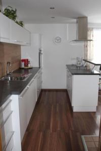 Apartment mit Blick auf die Berge by Interhome