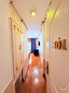 Crown Hotel Bui Vien