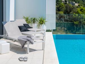 Holiday Home Schöne Villa Zvizdan mit Infinity-Pool by Interhome