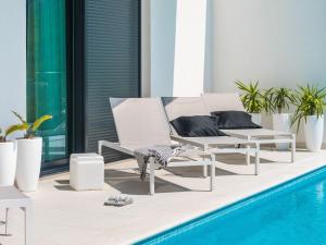 Holiday Home Schöne Villa Zvizdan mit Infinity-Pool by Interhome