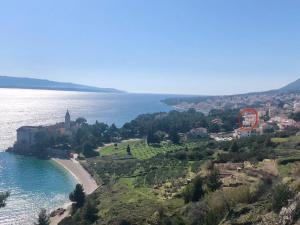 Apartment Wohnung in Bol by Interhome