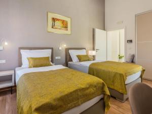 Holiday Home in Dugopolje mit Privatem Pool by Interhome