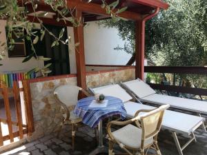 Apartment Freistehendes Zwei-Zimmer-Haus by Interhome