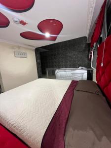 Hostal Los Alpes Comité Del Pueblo