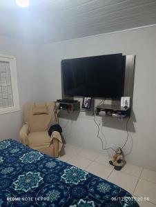 Casa com piscina e ar em todas as pecas