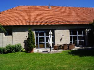 Holiday Home in Weenzen mit Großem Garten by Interhome