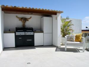 Holiday Home mit Pool für 2 Personen und 4 Kinder by Interhome