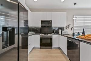 Look Out over Nature - Unique FRESH Corner Home