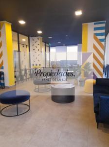 Suits vistas al mar con balcón pisos altos