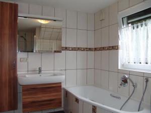 Apartment Uns Oellernhuus by Interhome